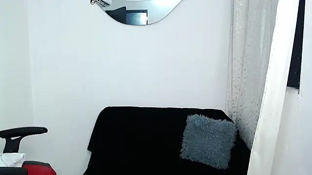 Caius_fox's cam snapshot