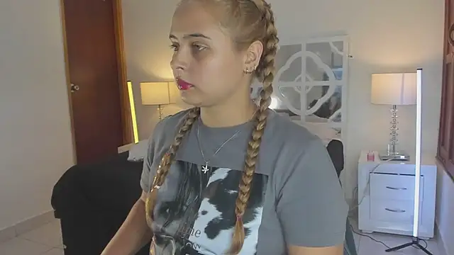 MikaelaStone live sex cam