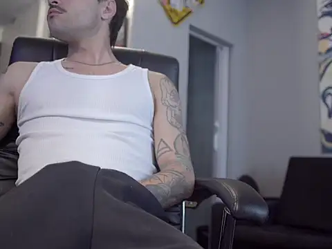 favdealer's cam snapshot