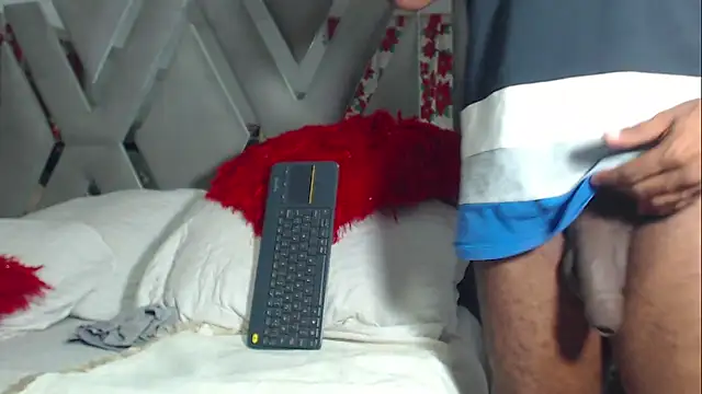 AndyCalifornia1's cam snapshot