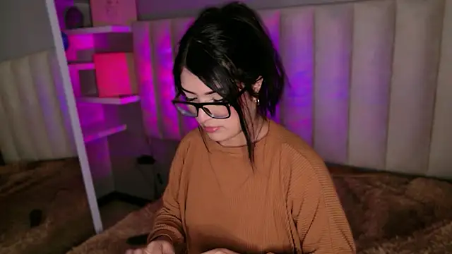 Megan_mooree_'s cam snapshot