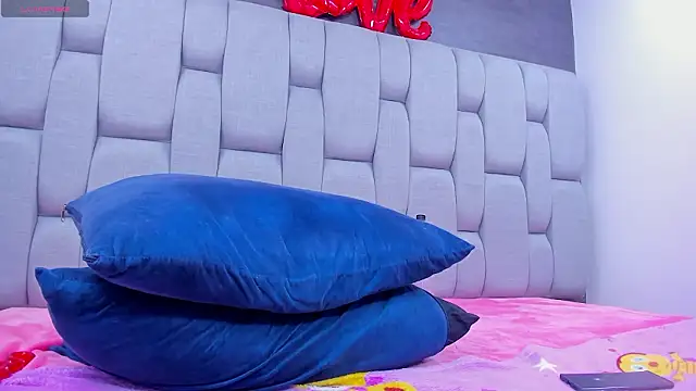 messy_saray's cam snapshot