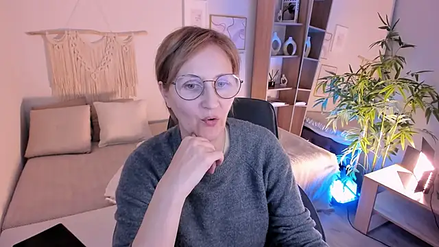 Paris_Cherry's cam snapshot