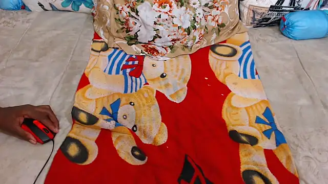 ChocolateClit's cam snapshot