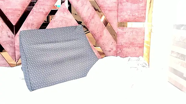 mia_alvares's cam snapshot