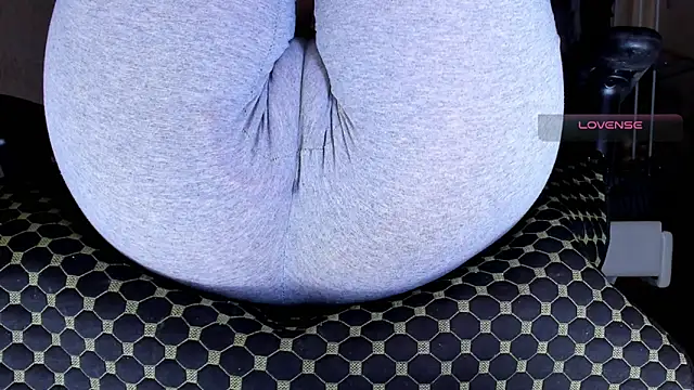 Cameltoe_squirt_inPants's cam snapshot