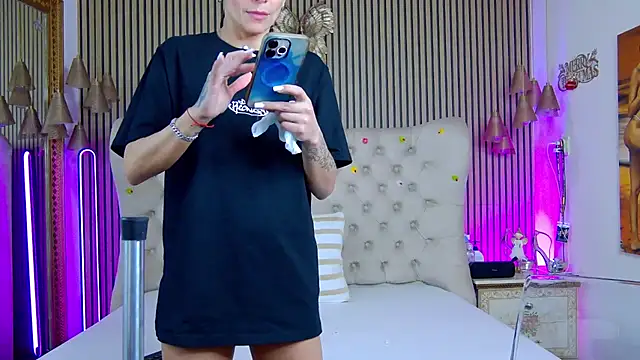 PlayfulShow's cam snapshot