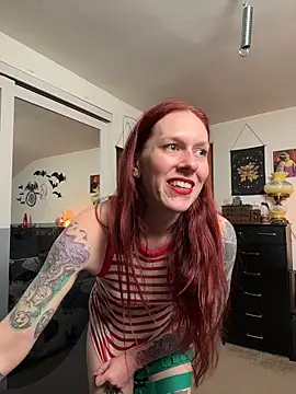 ScarletPanes's cam snapshot