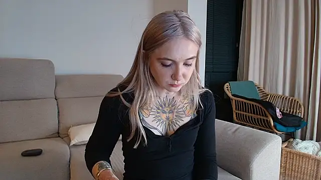 tattoobbgirl's cam snapshot