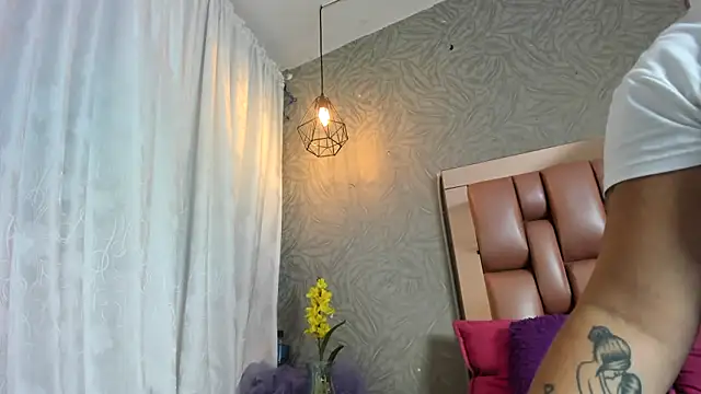 ANA-BULLOCK-'s cam snapshot