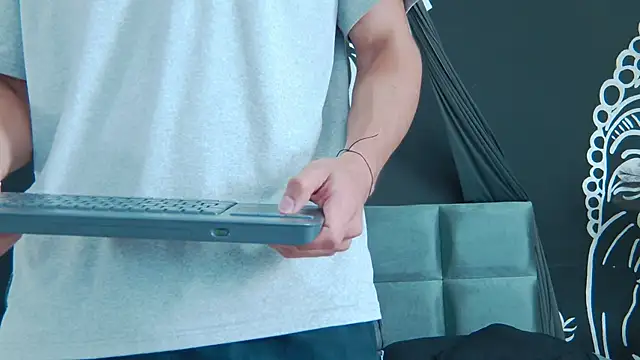 AlessioVitale's cam snapshot