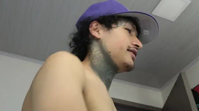 trieone's cam snapshot