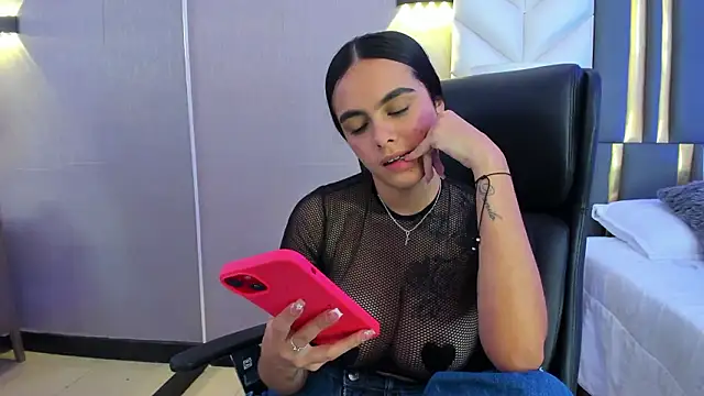 ChloeHarper_ live sex cam