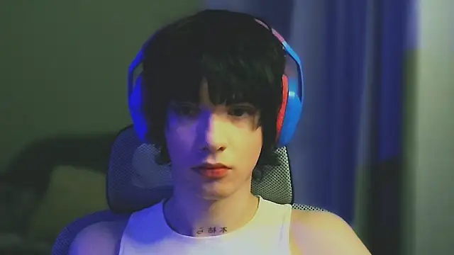 LeonBoykisser live sex cam