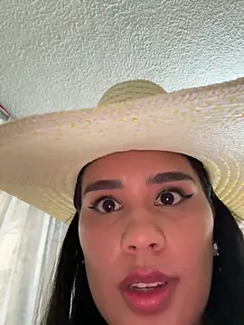 laure_torres's cam snapshot