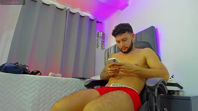 noah_corvelle live sex cam