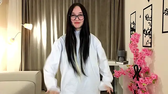 Little_minnii live sex cam