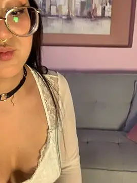 StrawberryPink_'s cam snapshot