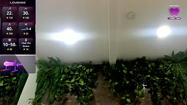 samantha_milfs_'s cam snapshot