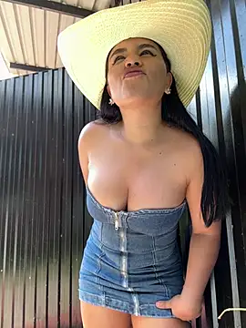 laure_torres's cam snapshot