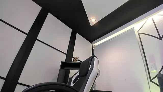 CatalinaMartinezz_'s cam snapshot