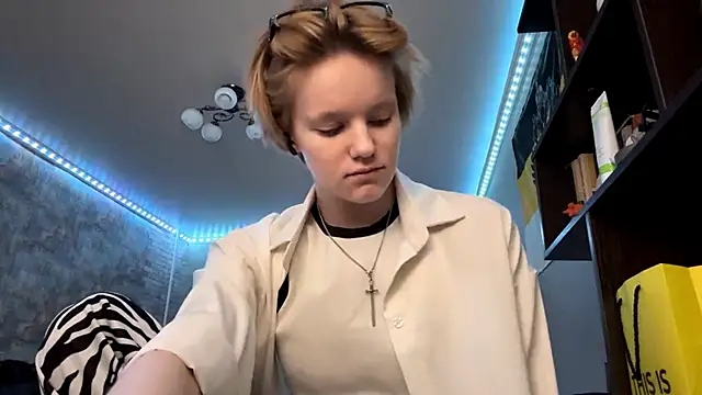 CutieGoga's cam snapshot