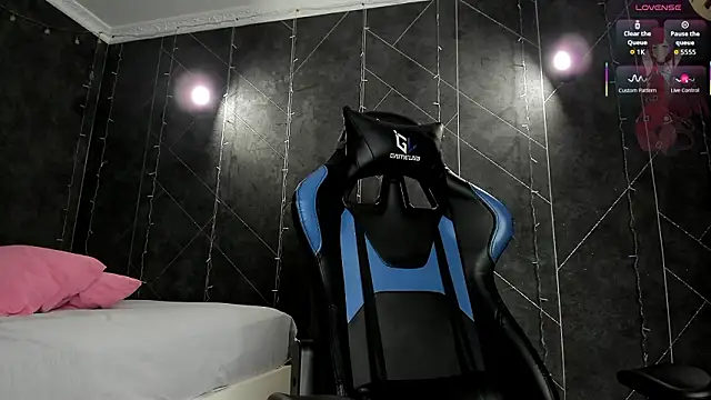 Red_FoxGirl's cam snapshot