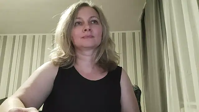 EdithManning's cam snapshot