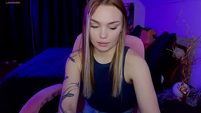 KitsyMoore's cam snapshot