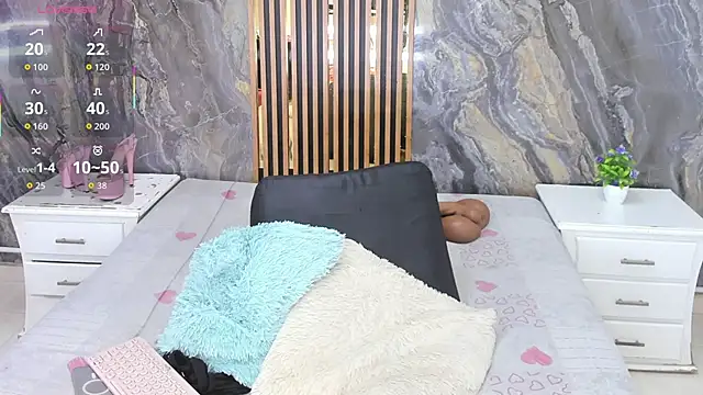 Nyakimgold live sex cam