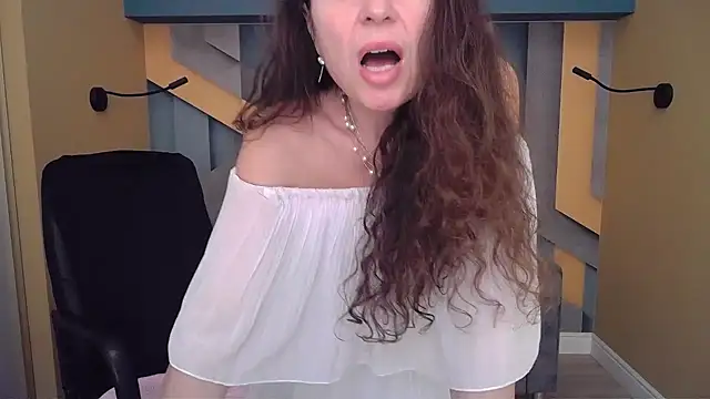 EllaLong's cam snapshot