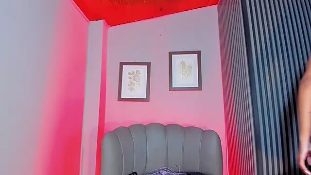 LauraAristizabal live sex cam