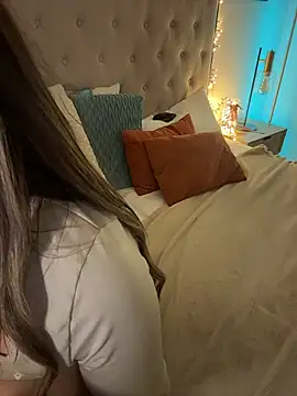 ChristinaSiemone live sex cam