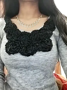 Ratri-Biswas live sex cam