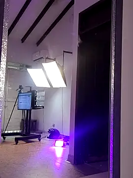 TalianaNewton live sex cam