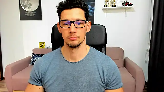 BrutusK08 live sex cam