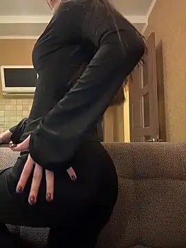 EmilyMonday live sex cam