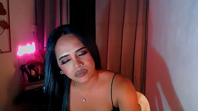 Lorainnelustts live sex cam