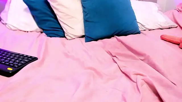 mia_luxx1's cam snapshot