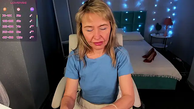 Carla_Vogue's cam snapshot