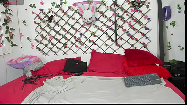 playful-girls's cam snapshot