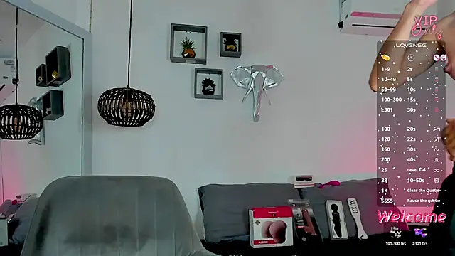 AmberAdams_'s cam snapshot