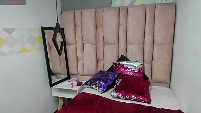 Issa_Milf__'s cam snapshot