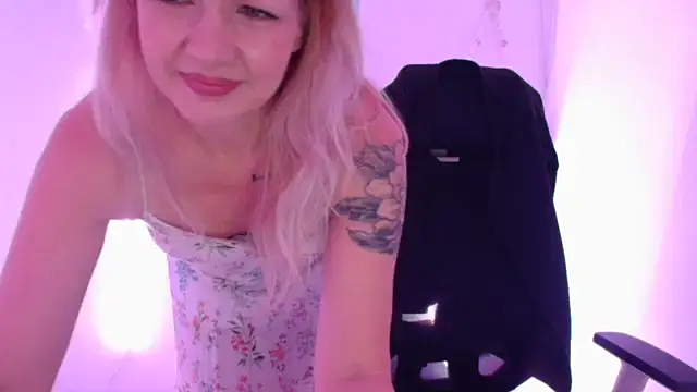 Madonna_Fire's cam snapshot