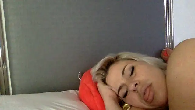 toomuchofafreak's cam snapshot