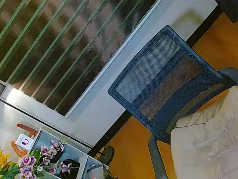 HOLLYWOOD_QUEEN_88 live sex cam