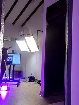 TalianaNewton's cam snapshot