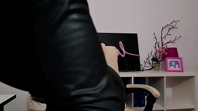 GabiCarter's cam snapshot