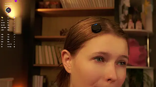 LynHillaire's cam snapshot