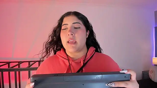 AmberiniHoffman live sex cam